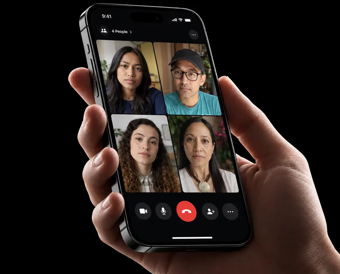Videollamada grupal de cuadrilla en la app de Nextor Móvil, vista desde un teléfono